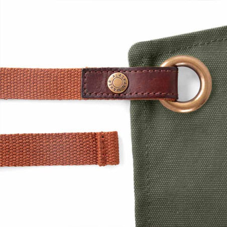 Tablier cuir et coton n°325 Vert Olive Alaskan Maker - lanière d'attache