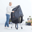 Installation de la housse de protection de luxe sur un barbecue kamado Kamal Barbecook