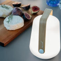 Lampe Balad Bamboo H12 Fermob sur une table d'apero