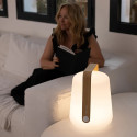 Lampe Balad Bamboo H38 Fermob sur une table de salon