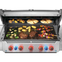 Cuisson d'aliments sur le barbecue gaz Prestige 665 Napoléon