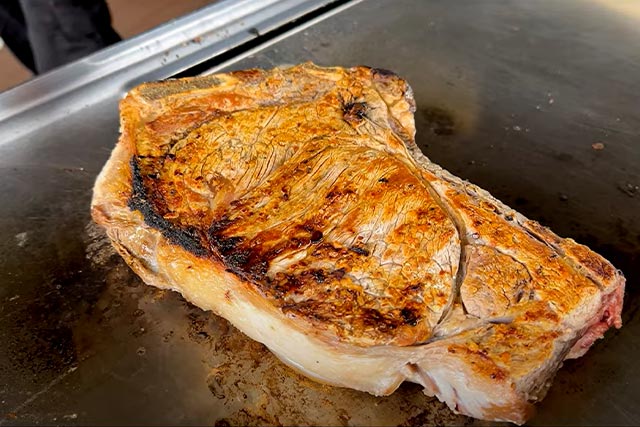 Comment faire une côte de bœuf à la plancha ? (+ Vidéo)