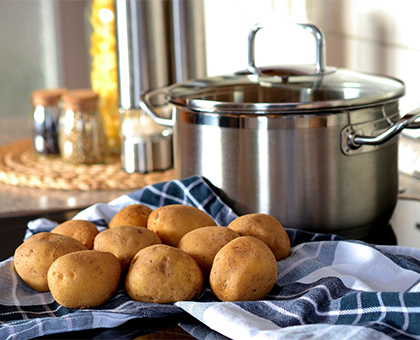 Cuisson des pommes de terre avec la peau