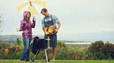 Peut-on faire un barbecue sous la pluie ?