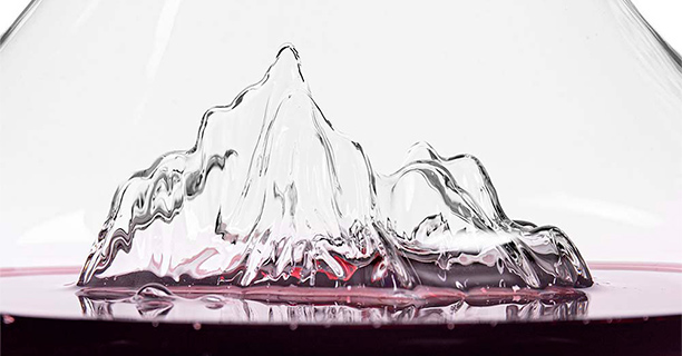 Zoom sur le relief topgraphique du Mont Blanc de la carafe Alaskan Maker