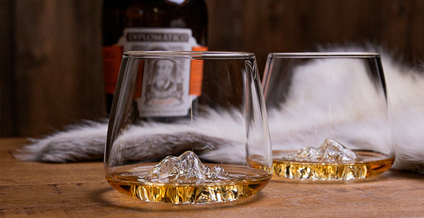 Set de verres Everest et Mont Blanc Alaskan Maker en situation