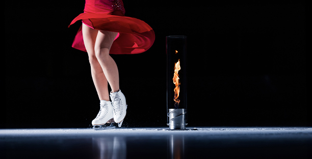 Jeune fille faisant du patinage autour du SPIN 1500 argent Höfats