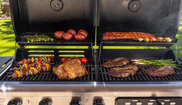 Surface de cuisson des 2 zones de barbecue Memphis Ultimate 2.0 Pit Boss